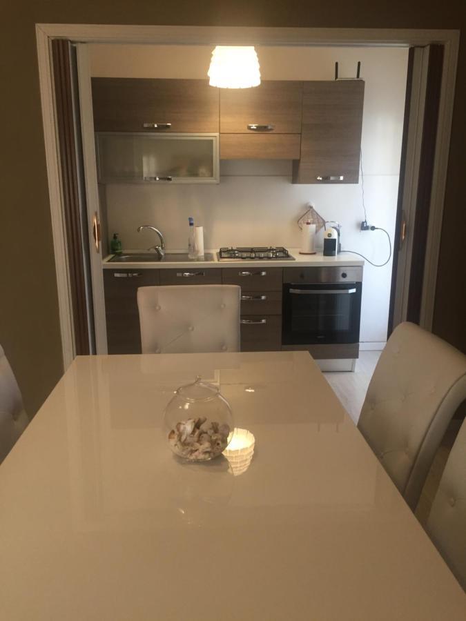 A Due Passi Dal Mare Apartment Валекрозия Екстериор снимка