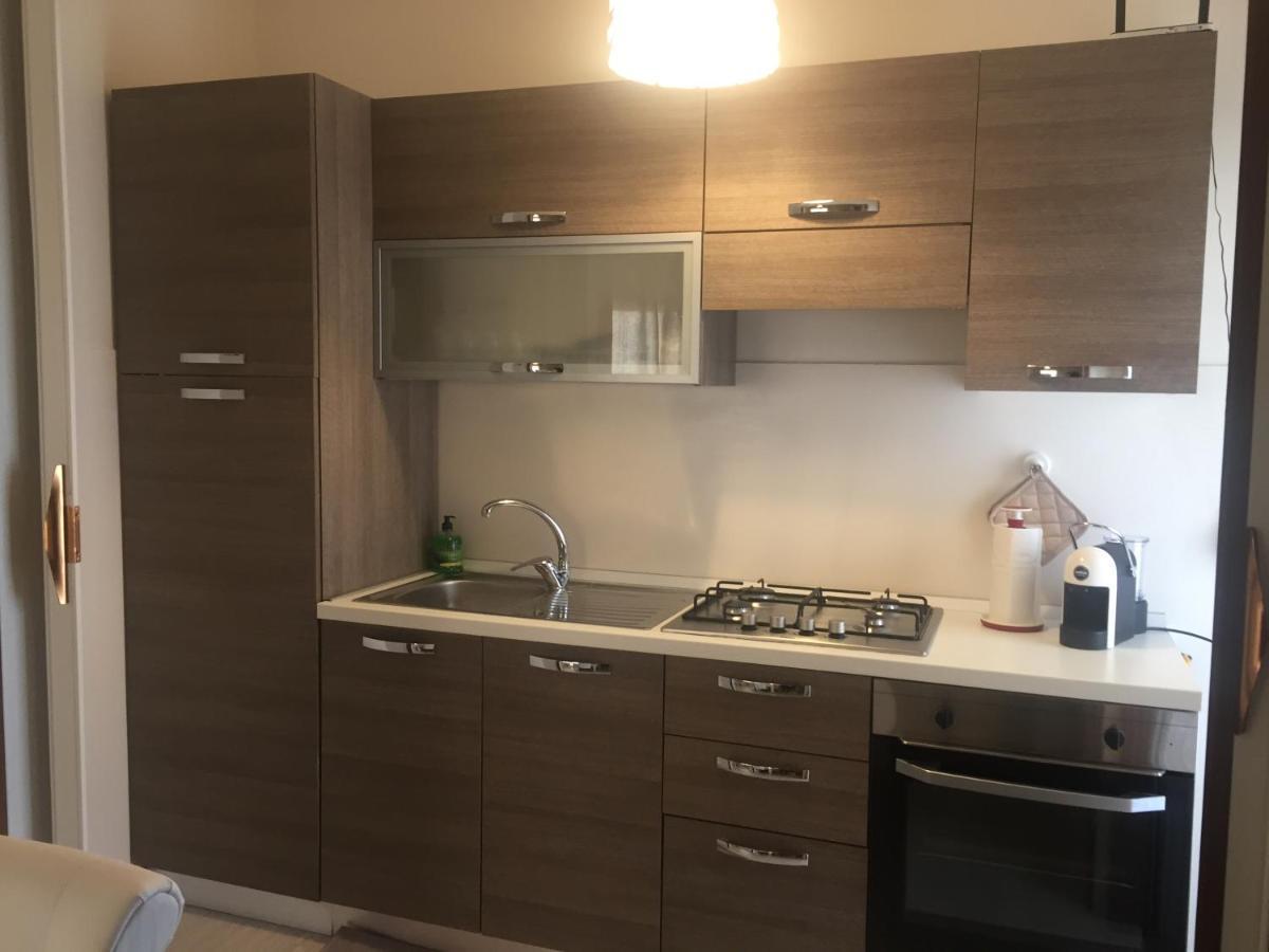 A Due Passi Dal Mare Apartment Валекрозия Екстериор снимка